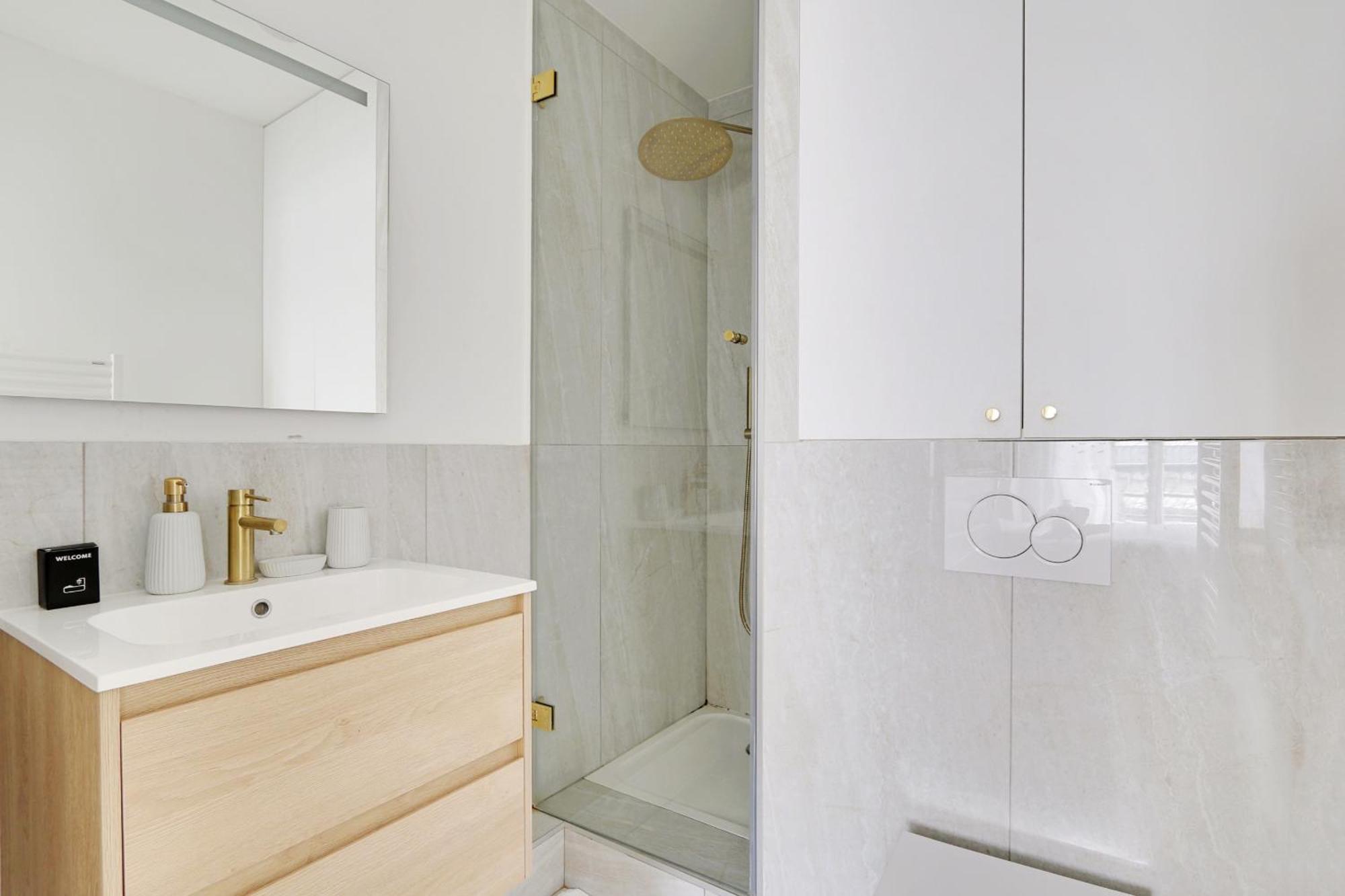 Lovely In Appartement Parijs